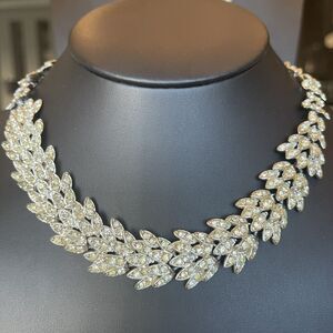 Vintage Rhodium Plated Crystal Rhinestone Paste Stone Necklace Leaf Pattern READ